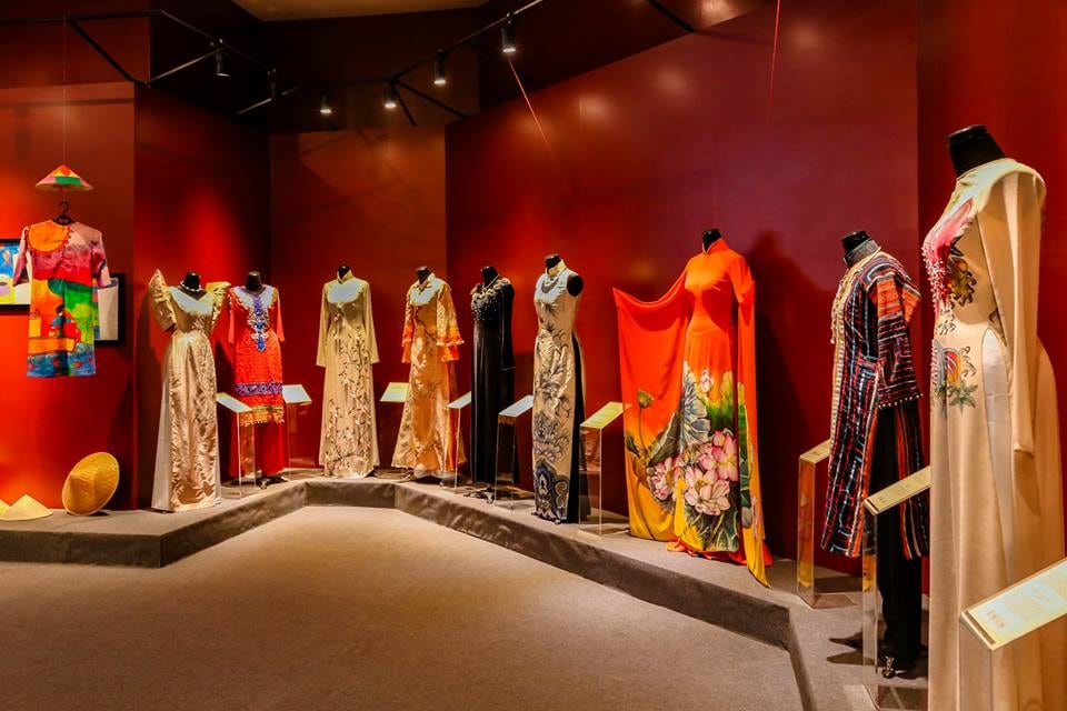 This cultural space features beautifully preserved áo dài designs, embroidery techniques, and stories behind each elegant piece